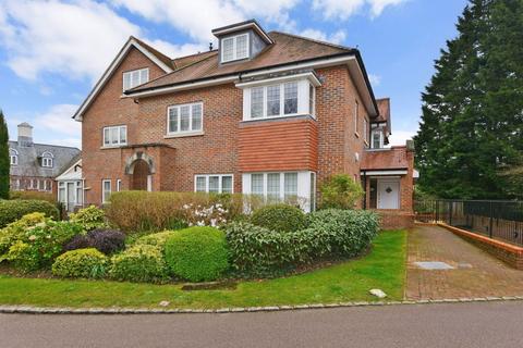 5 Park Grove, Knotty Green, Beaconsfield, HP9 2EN