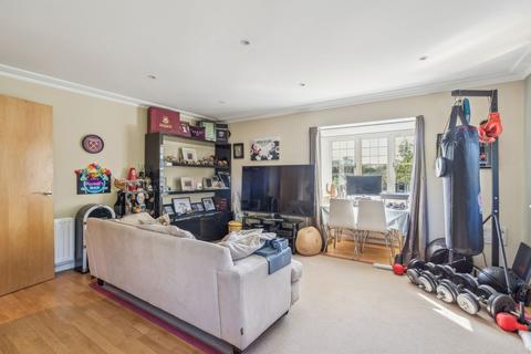 5 Park Grove, Knotty Green, Beaconsfield, HP9 2EN