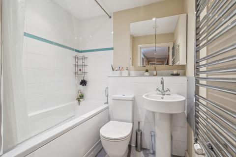 5 Park Grove, Knotty Green, Beaconsfield, HP9 2EN