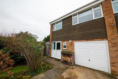 4 bedroom house to rent, Fernhurst Crescent, Tunbridge Wells