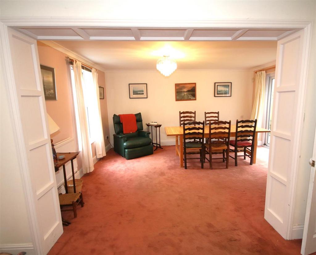 Living Room a.JPG