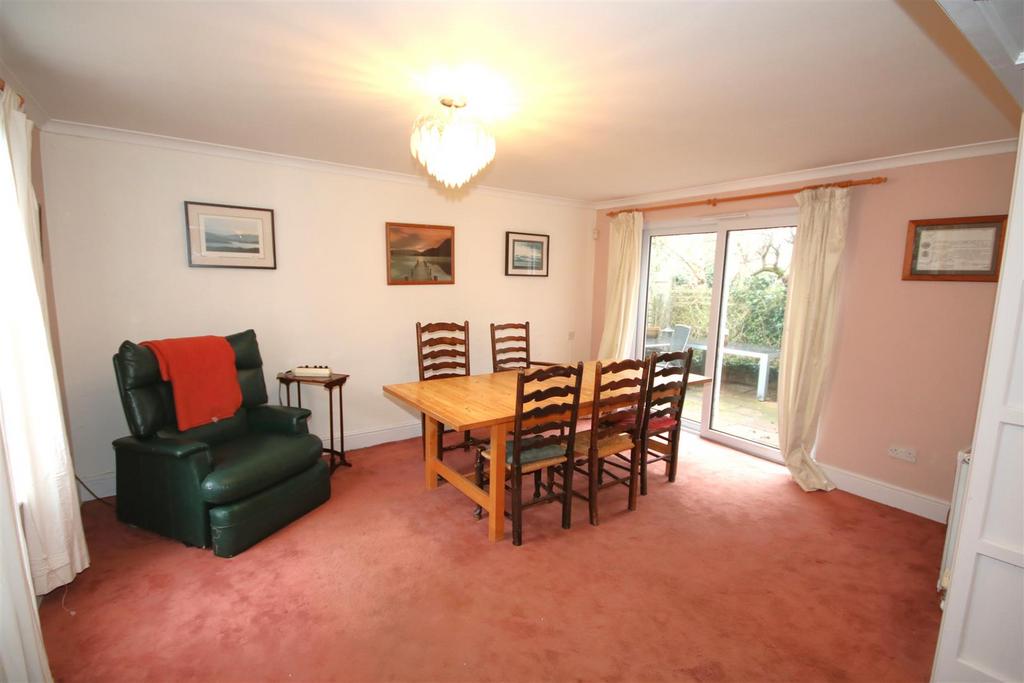 Living Room b.JPG