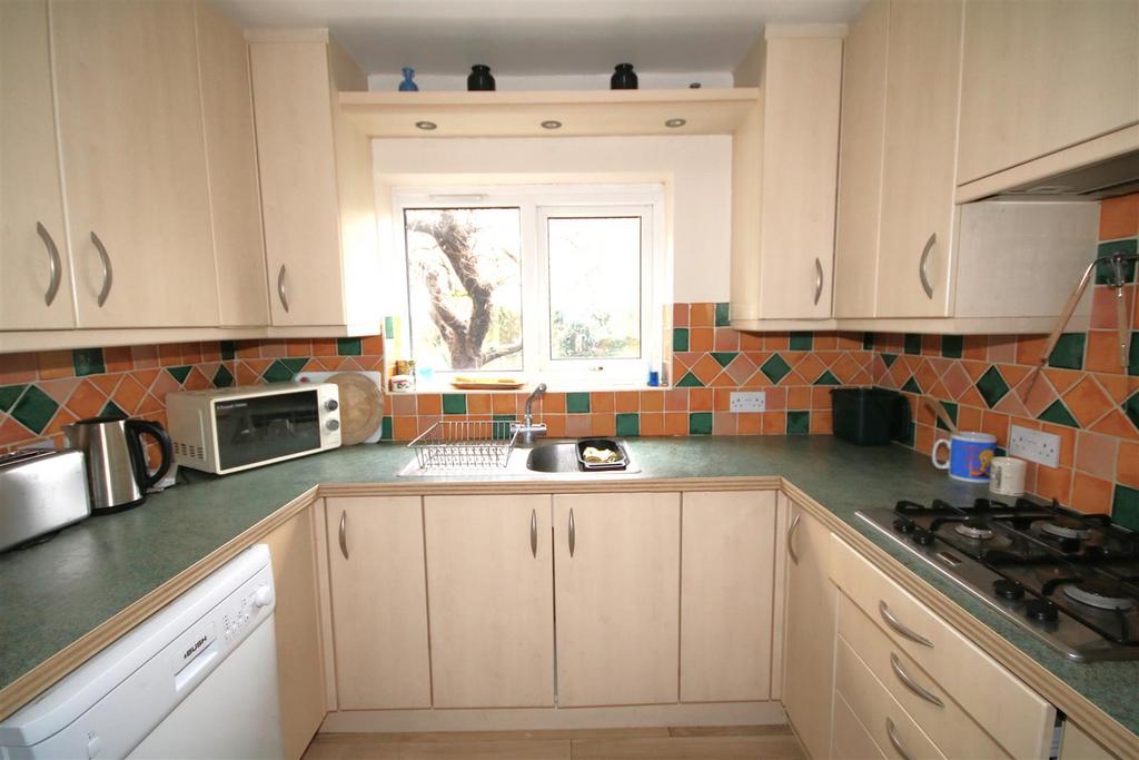 Kitchen a.JPG