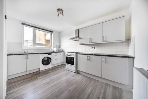 3 bedroom maisonette to rent, Polecroft Lane London SE6