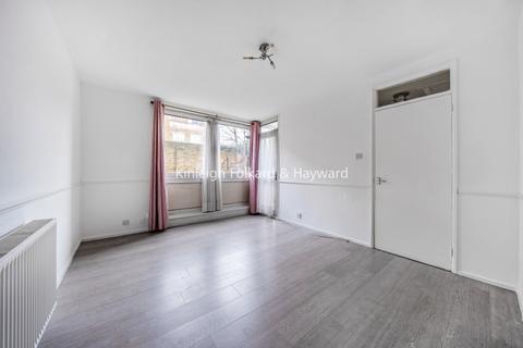 3 bedroom maisonette to rent, Polecroft Lane London SE6