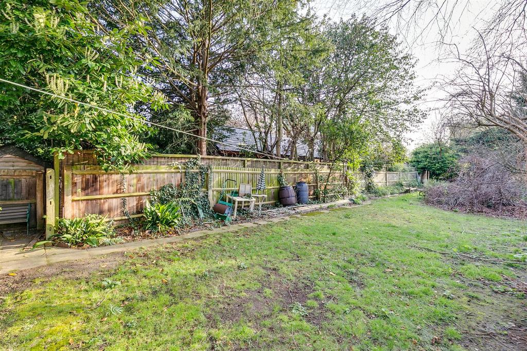 Grove Park Gardens, W4 - FOR SALE