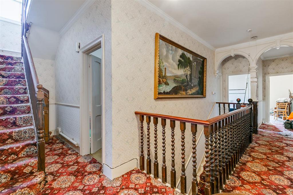 Grove Park Gardens, W4 - FOR SALE