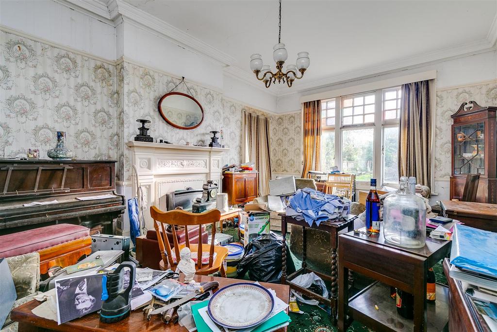 Grove Park Gardens, W4 - FOR SALE