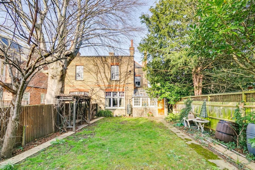 Grove Park Gardens, W4 - FOR SALE