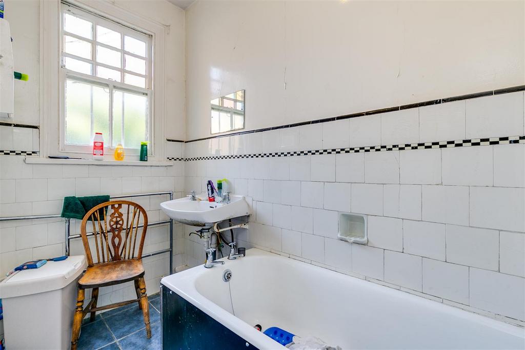 Grove Park Gardens, W4 - FOR SALE
