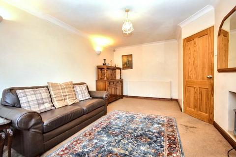 2 bedroom bungalow for sale, Hall Park Avenue, Crofton, Wakefield, West Yorkshire