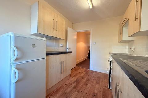 2 bedroom flat to rent, Longford Terrace, Folkestone, CT20