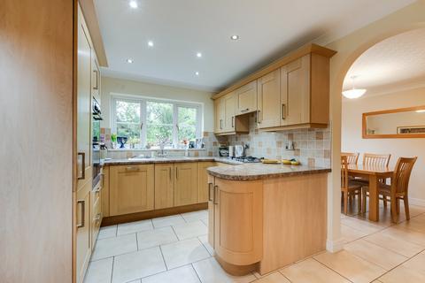 4 bedroom detached house for sale, White Oak Gardens, Sidcup, DA15