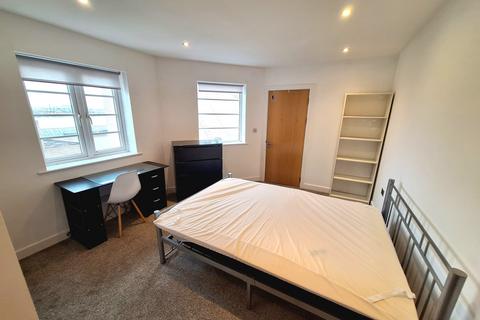 3 bedroom flat to rent, Enfield House, Low Pavement, Nottingham