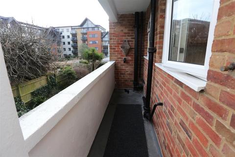 2 bedroom flat to rent, Richardson Road, Hove