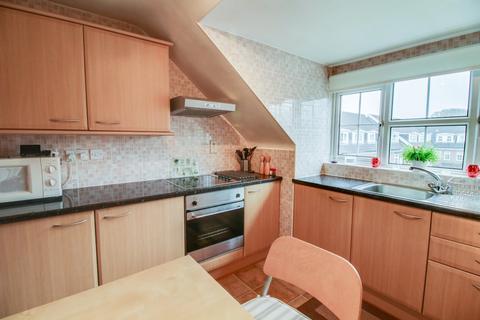 2 bedroom flat for sale, Cavendish Mews, Aldwoodley, Leeds, West Yorkshire, LS17