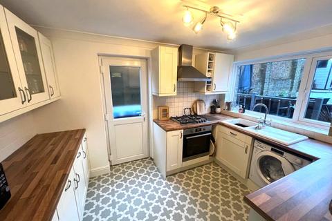 3 bedroom end of terrace house to rent, Heather Gardens, Fareham, Hampshire, PO15