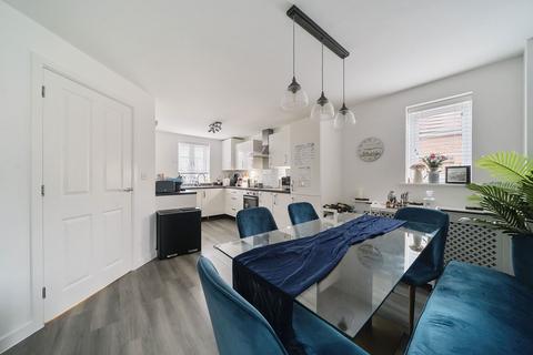 5 Dollery Way, Basingstoke, RG24 9NE