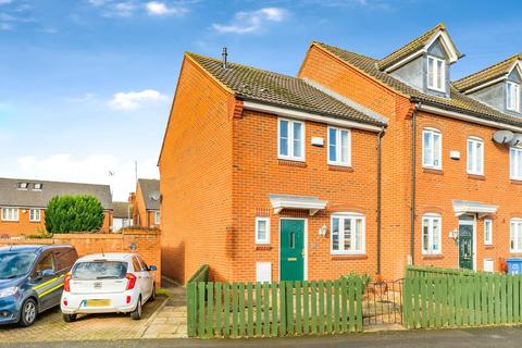 3 bedroom end of terrace house for sale, Coles Close, Kettering NN15