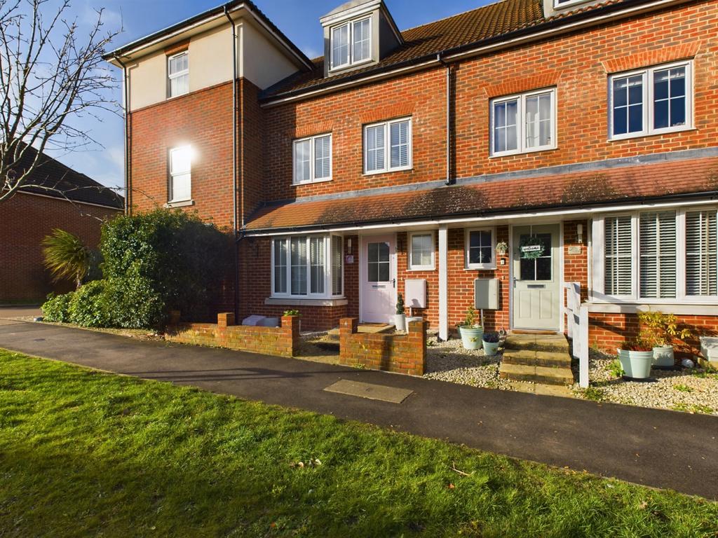 Corminster Avenue, Aylesham, Kent, CT3 3 FH