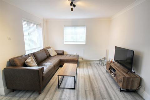 1 bedroom house to rent, Meredith Drive, Aylesbury