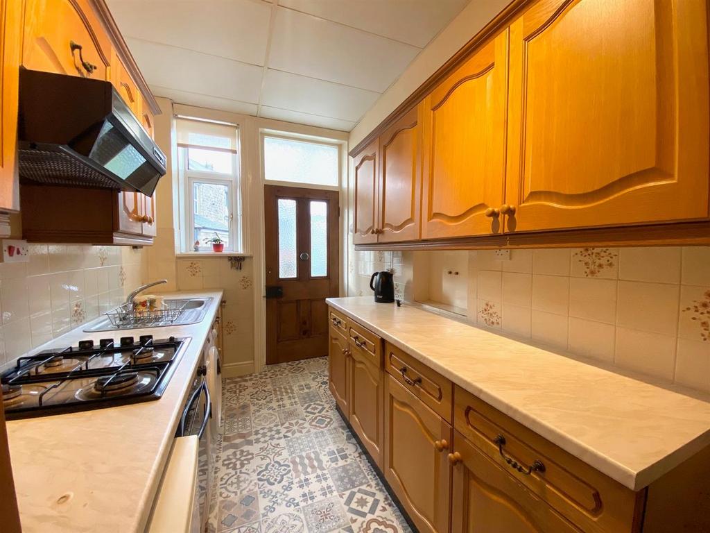 Kitchen2.jpg