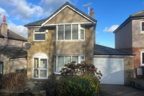 3 bedroom detached house to rent, Turnsteads Avenue, Cleckheaton, BD19