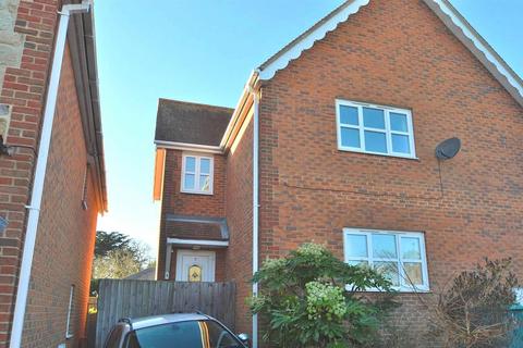 2 bedroom maisonette for sale, Brookside Close, Freshwater