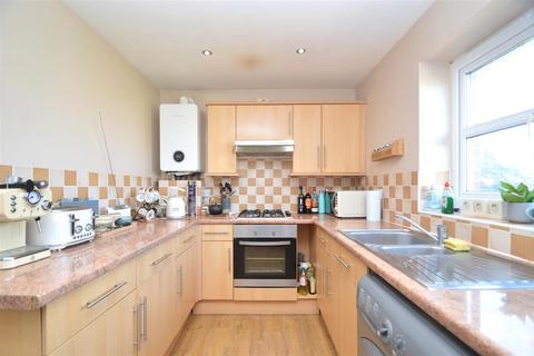 2 bedroom maisonette for sale, Brookside Close, Freshwater