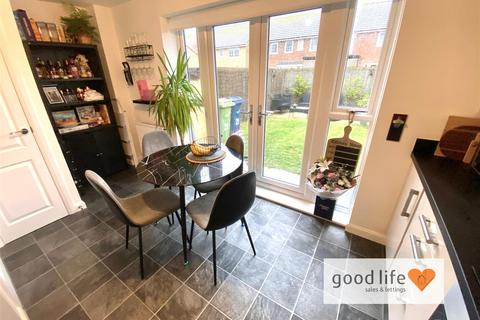 21 Burcombe Close, Ryhope, Sunderland, SR2 0FJ