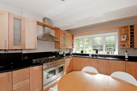 4 bedroom terraced house to rent, Blandford Close, Hampstead Garden Suburb, N2