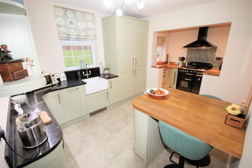 Kitchen/Breakfast Room