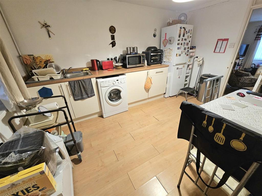 Ground Floor Kitchen 1.jpg