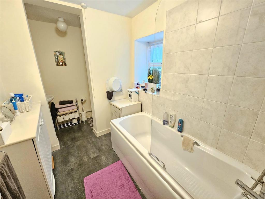 Ground Floor Bathroom.jpg