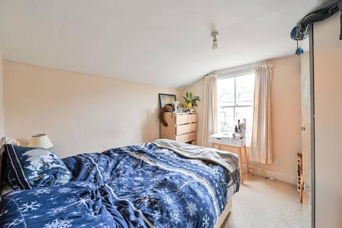 Flat C, 6 Addington Square, London, SE5 7JZ