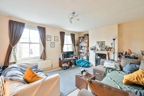 Flat C, 6 Addington Square, London, SE5 7JZ