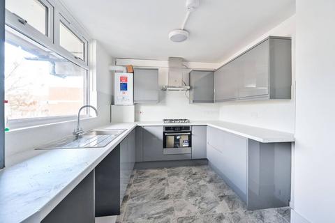 3 bedroom maisonette for sale, Ethnard Road, Peckham, London, SE15