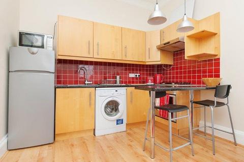 1 bedroom flat to rent, 1866L – Spring Gardens, Edinburgh, EH8 8EY