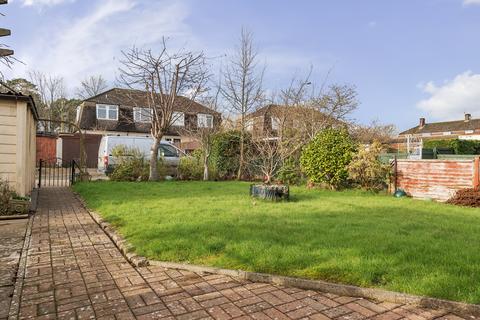 1 Holly Close, Tiverton, EX16 6HN