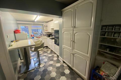 99 Broadway, Chadderton, Oldham, OL9 0EL