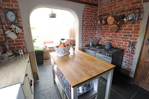 1 Chadwell Road, Grays, RM17 5SU