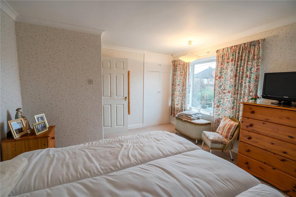 Bedroom 1 (2)
