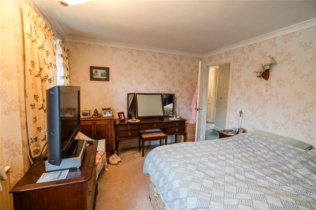 Bedroom 2 (2)