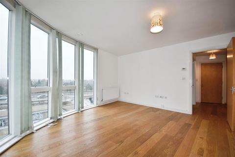 1 bedroom flat for sale, Clayponds Lane, Brentford