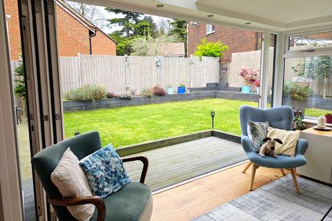 2 Barlow Close, Stonehouse, GL10 3QP