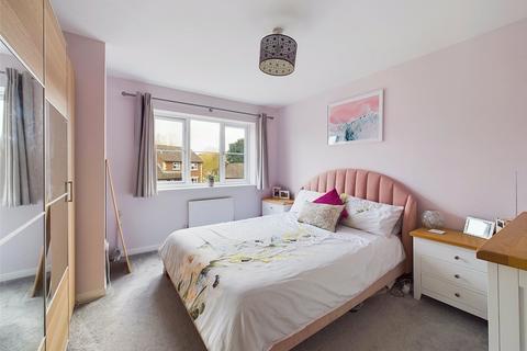 2 Barlow Close, Stonehouse, GL10 3QP