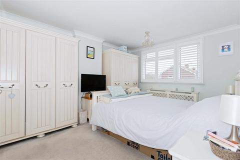 2 The Greenway, Goring By Sea, Worthing, BN12 6AX