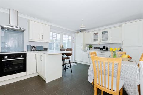 2 The Greenway, Goring By Sea, Worthing, BN12 6AX
