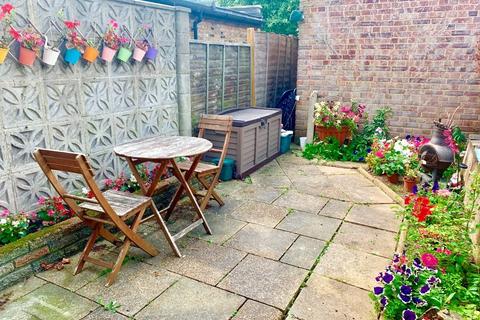 40 Denbigh Road, London, W13 8NH