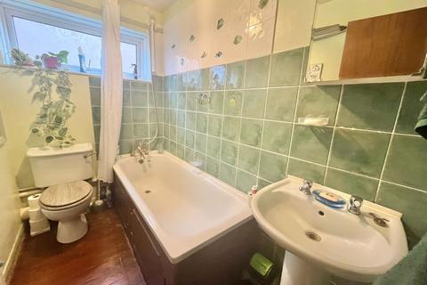 13 Bowland Close, Paignton, TQ4 7RT